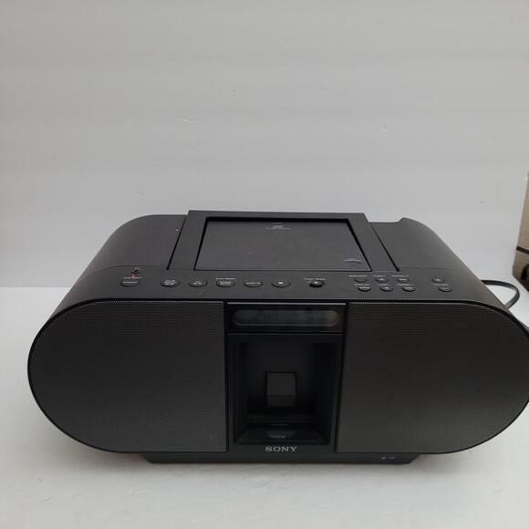 Sony Portable Boombox - CD Player, AM/FM Radio, iPod Ready - Picture 1 of 13
